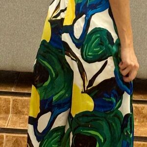 Satin jumper size M,runs like small